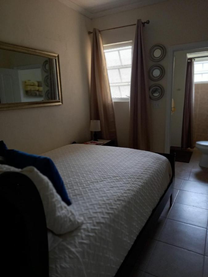 A Taste Of Paradise - Vacation Rentals Close To Us Embassy & Restaurants Nassau Eksteriør bilde