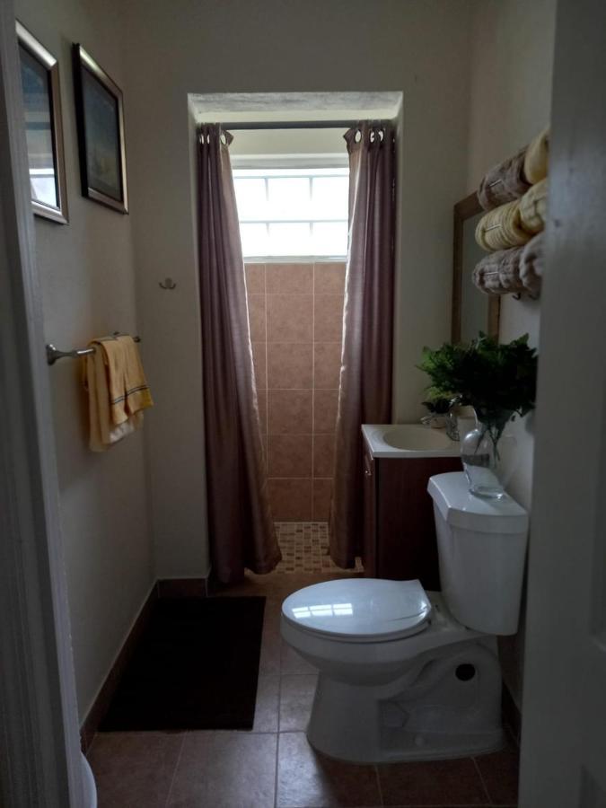 A Taste Of Paradise - Vacation Rentals Close To Us Embassy & Restaurants Nassau Eksteriør bilde